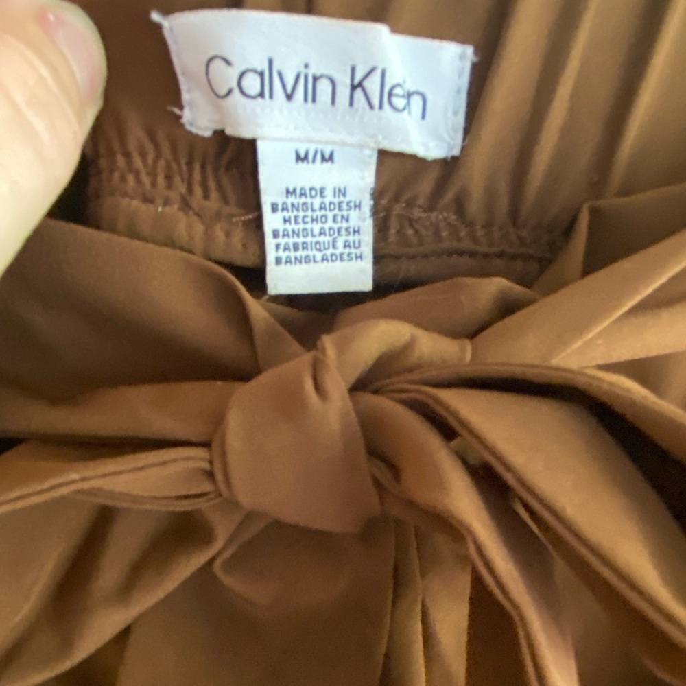 Calvin Klein Chocolate Brown Bow Tie elastic Waist Cropped Pants size Medium - Picture 2 of 4